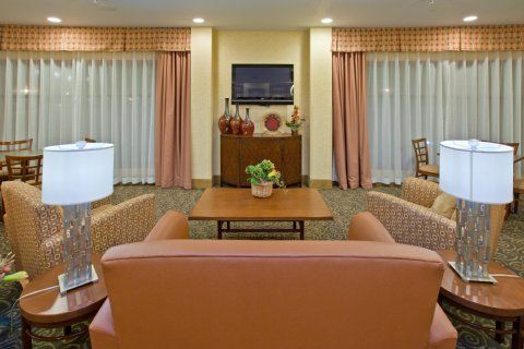 Holiday Inn Express Hotel And Suites Valparaiso, An Ihg Hotel Интерьер фото